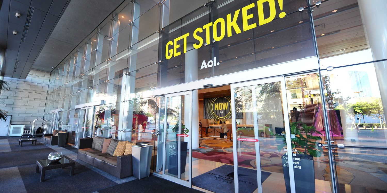 How to Leverage Store Front Signs for Business Boosts